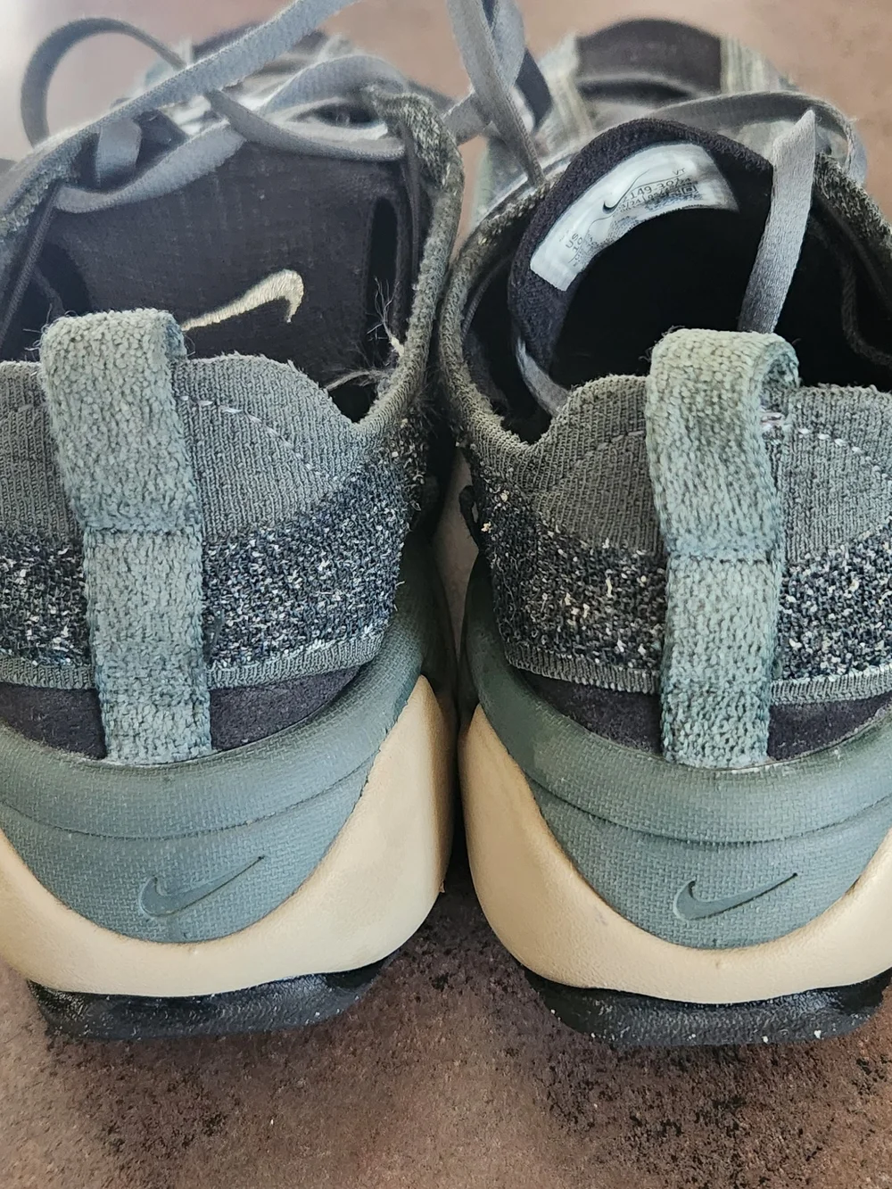Nike Flyknit Bloom Women's Sneakers in a Vintage Green and Khaki Size 10